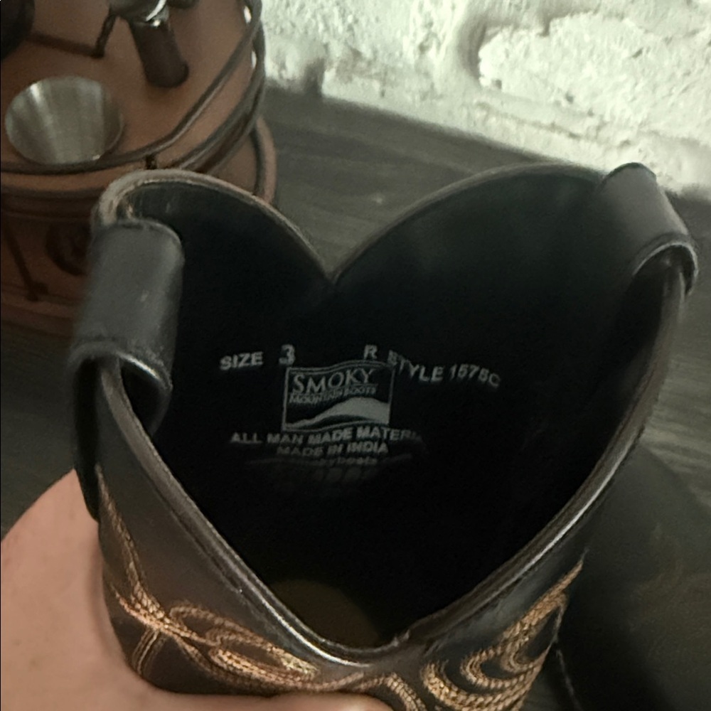 Kids Black and Brown Western Boots - Picture 8 of 8